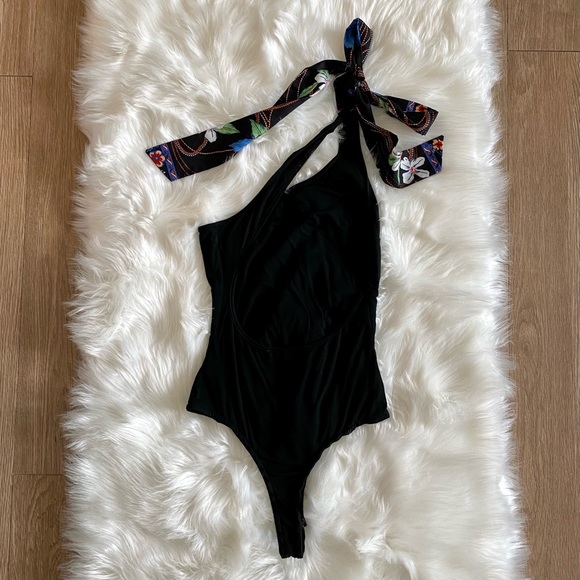 Lulu’s Size S One Shoulder Satin Ribbon Bodysuit - Picture 3 of 9